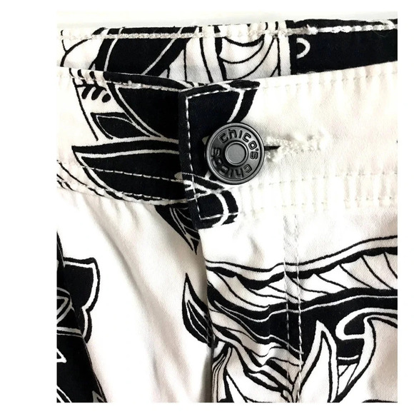 The Platinum Crop By Chico's Womens 12.5 (14/L) Black/White Palm Spring Floral - Picture 4 of 13